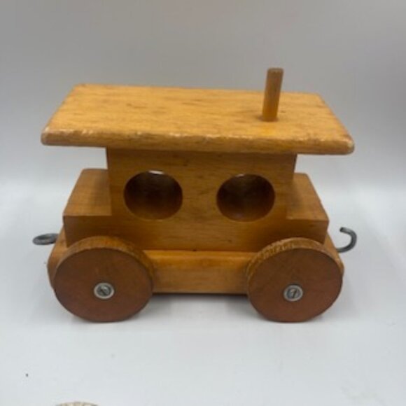 Vintage Handcrafted Wooden Toy Train pull toy  with 5 Linkable Cars hardwoods - Picture 6 of 12